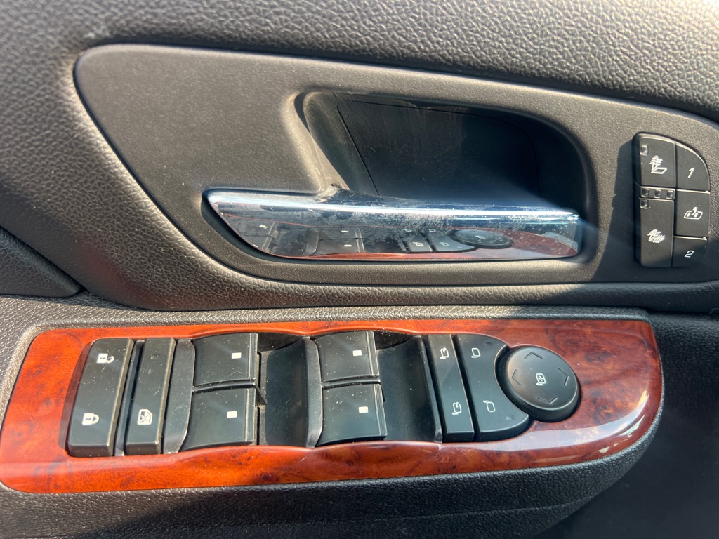 Photo 28 of this CHEVROLET TAHOE