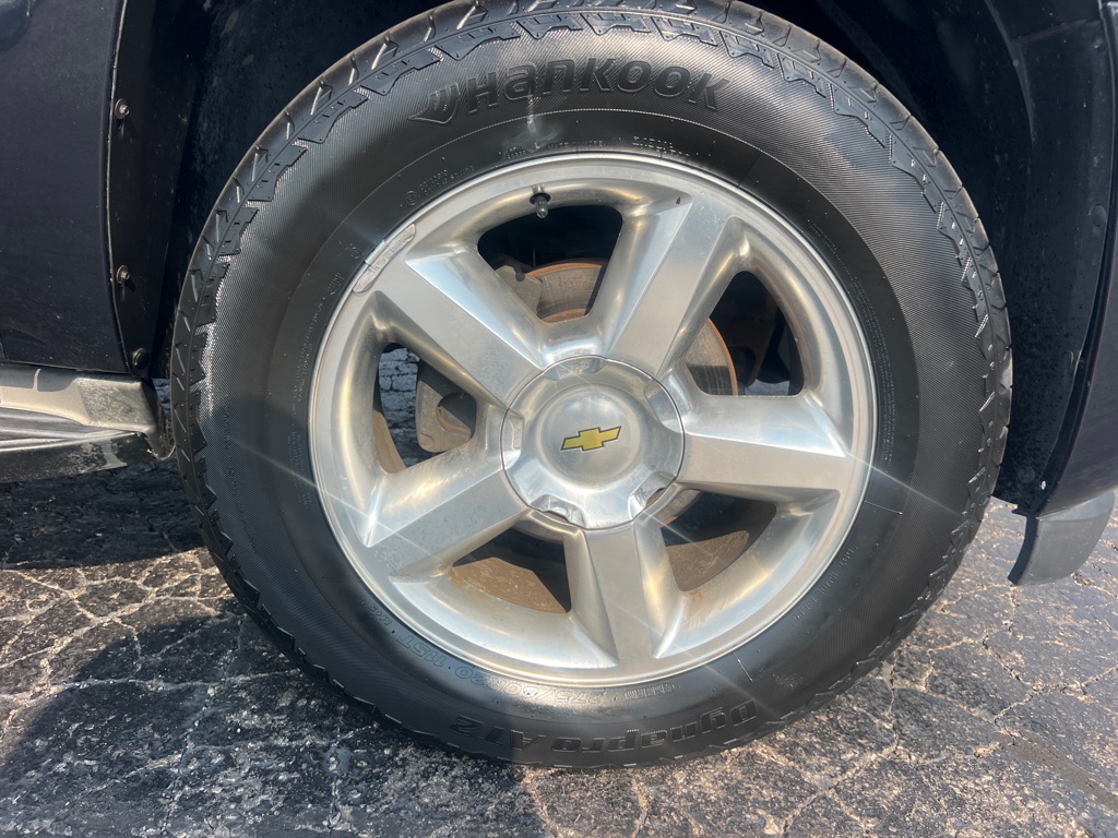 Photo 43 of this CHEVROLET TAHOE