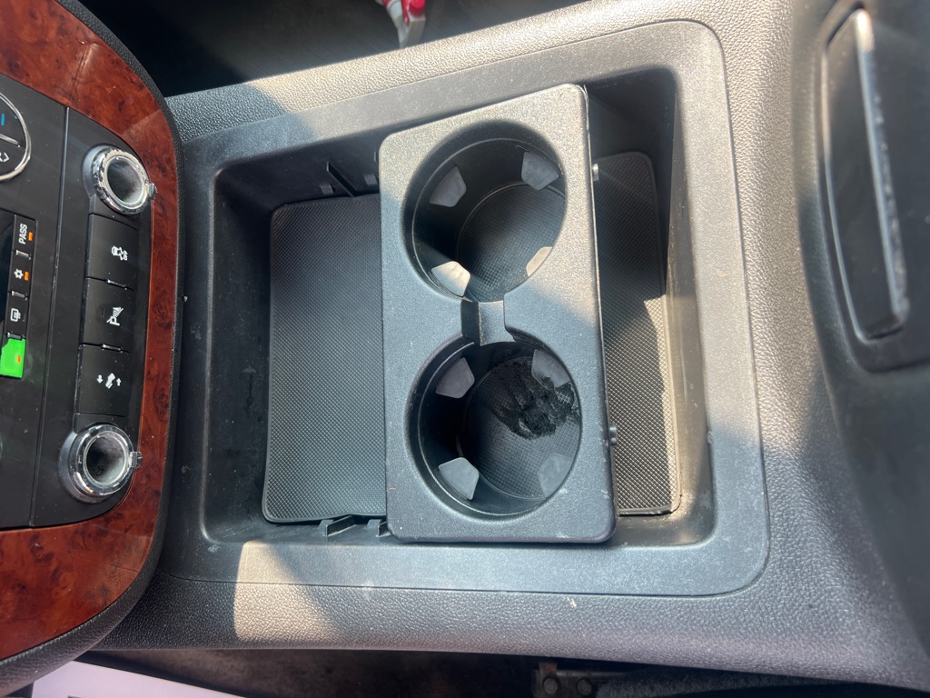 Photo 35 of this CHEVROLET TAHOE
