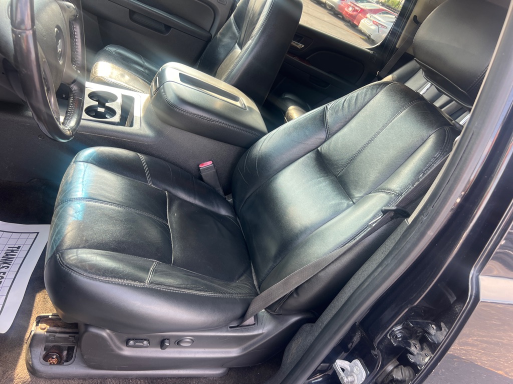 Photo 11 of this CHEVROLET TAHOE