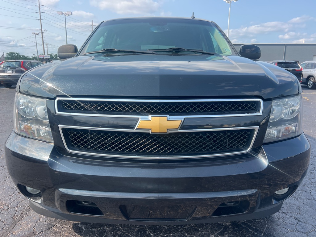 Photo 2 of this CHEVROLET TAHOE
