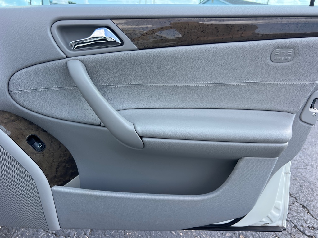 MERCEDES-BENZ C-CLASS 2007 MERCEDES-BENZ C-CLASS WDBRF52H97F929356