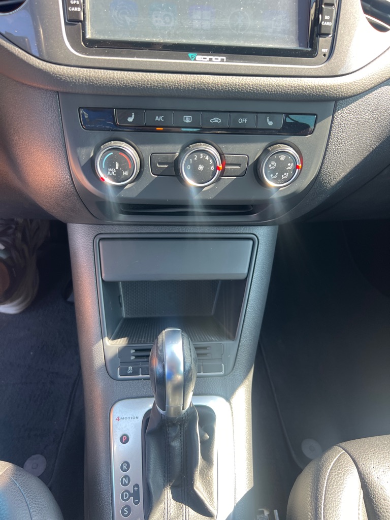Photo 33 of this VOLKSWAGEN TIGUAN