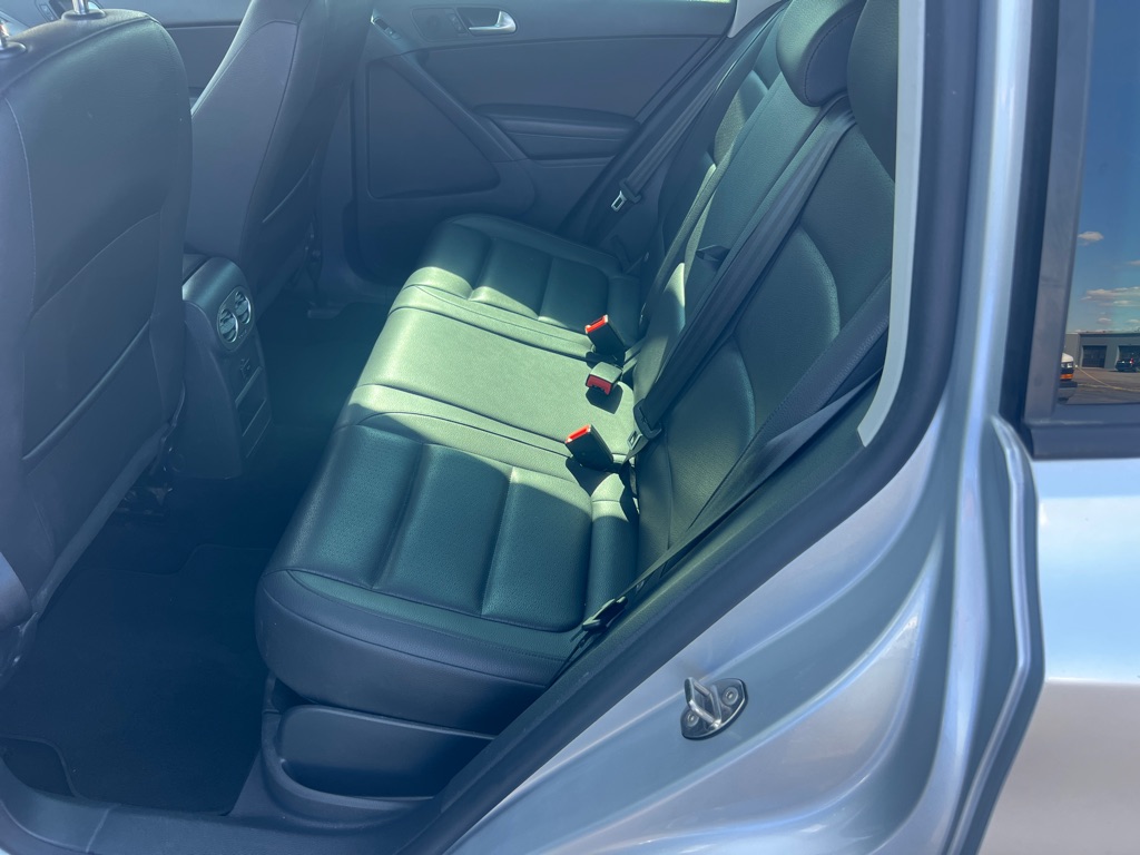 Photo 13 of this VOLKSWAGEN TIGUAN