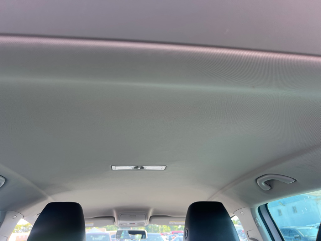 Photo 24 of this VOLKSWAGEN TIGUAN