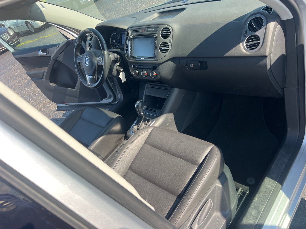 Photo 20 of this VOLKSWAGEN TIGUAN