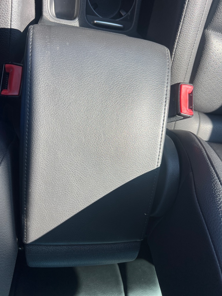Photo 35 of this VOLKSWAGEN TIGUAN