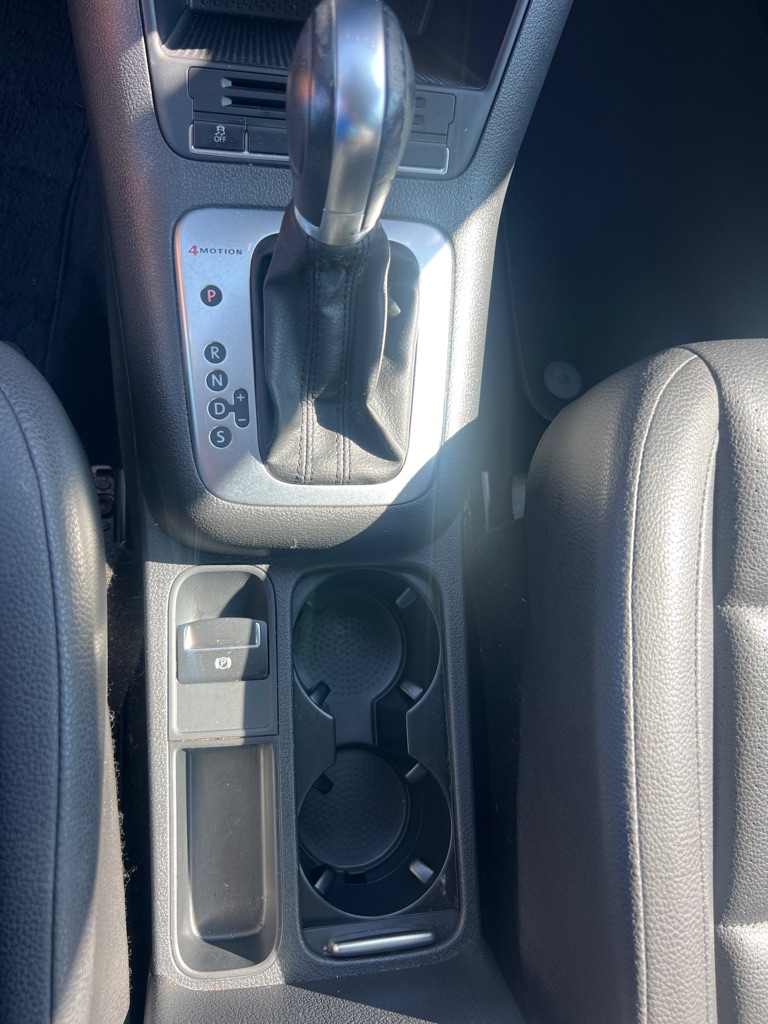 Photo 34 of this VOLKSWAGEN TIGUAN