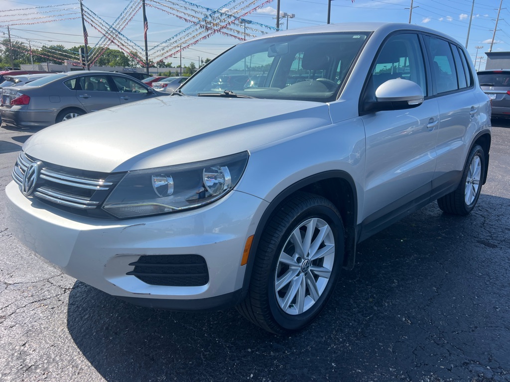 Photo 3 of this VOLKSWAGEN TIGUAN