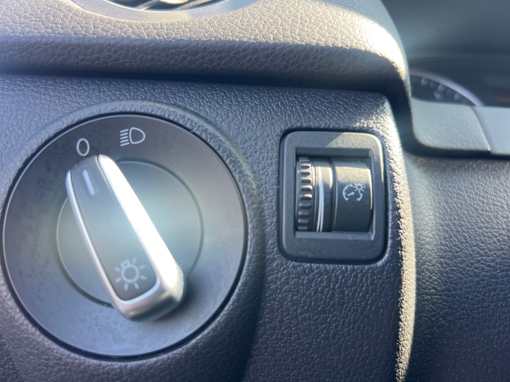 Photo 27 of this VOLKSWAGEN TIGUAN