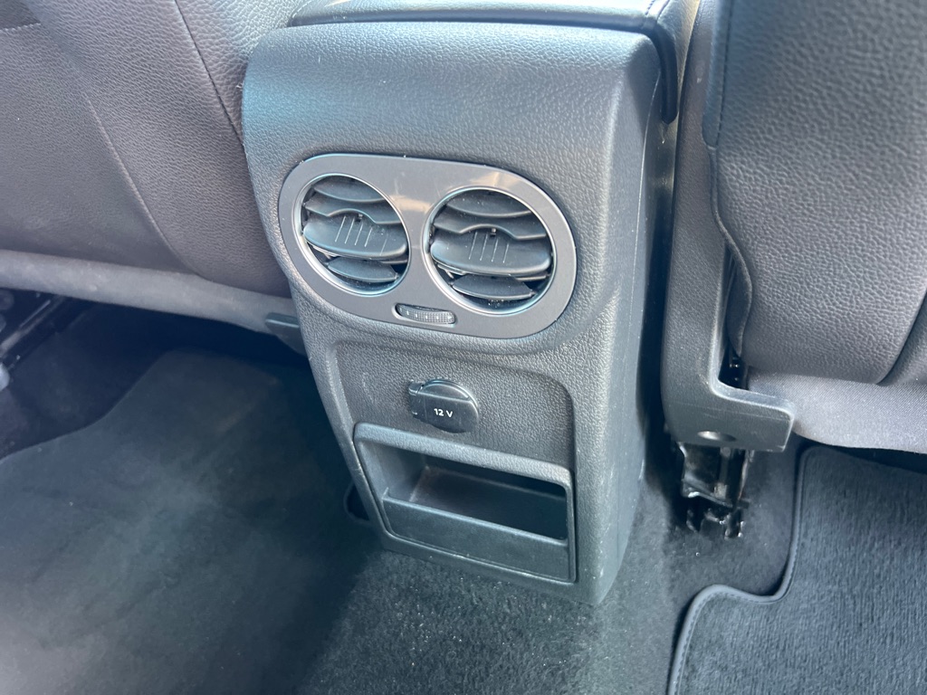 Photo 17 of this VOLKSWAGEN TIGUAN