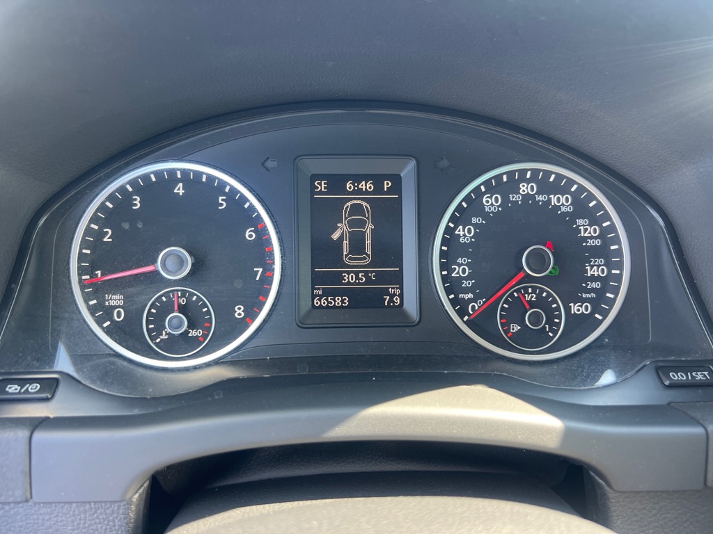 Photo 29 of this VOLKSWAGEN TIGUAN