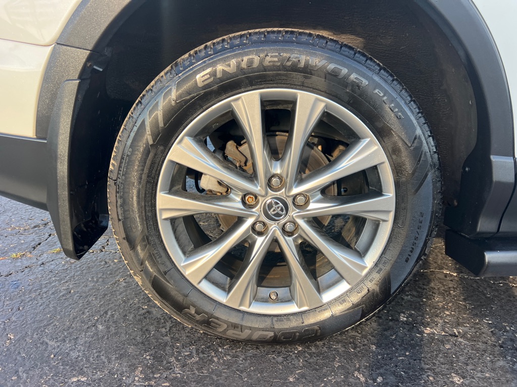 TOYOTA RAV4 2017 TOYOTA RAV4 2T3DFREV8HW549428
