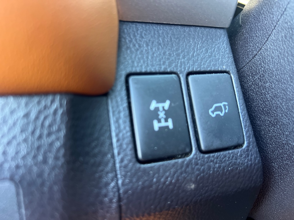TOYOTA RAV4 2017 TOYOTA RAV4 2T3DFREV8HW549428