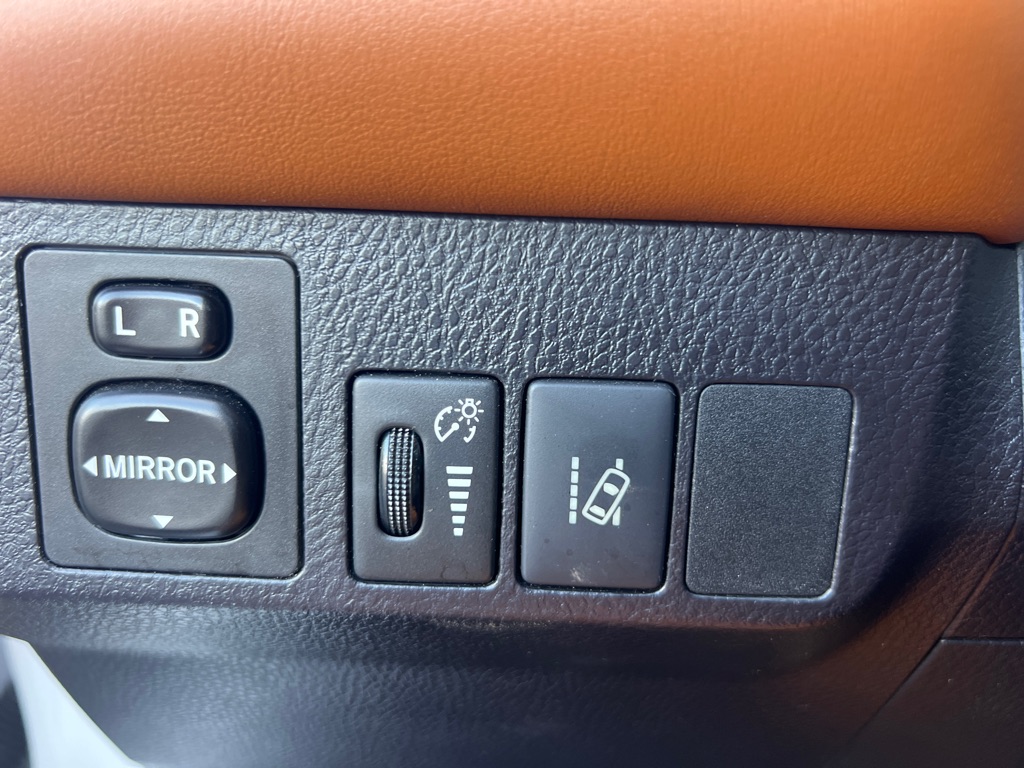 TOYOTA RAV4 2017 TOYOTA RAV4 2T3DFREV8HW549428