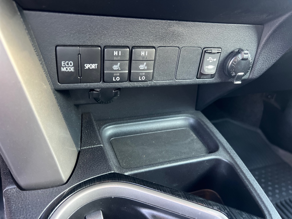 TOYOTA RAV4 2017 TOYOTA RAV4 2T3DFREV8HW549428