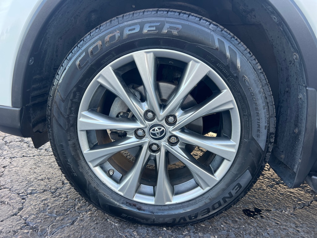 TOYOTA RAV4 2017 TOYOTA RAV4 2T3DFREV8HW549428