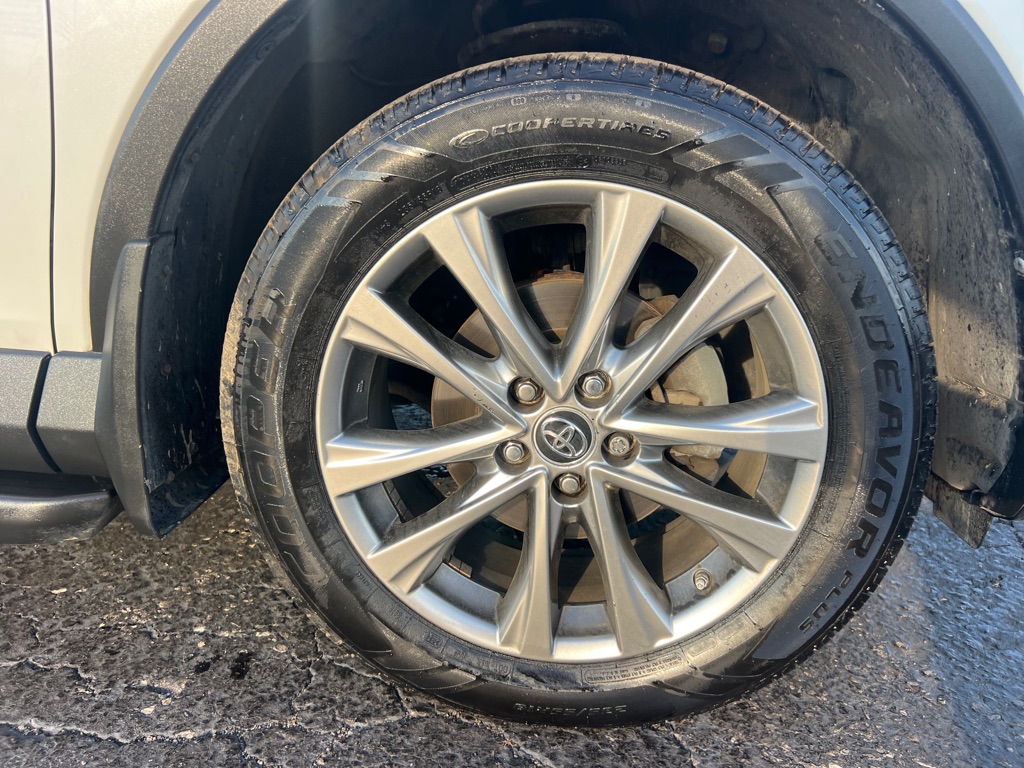 TOYOTA RAV4 2017 TOYOTA RAV4 2T3DFREV8HW549428