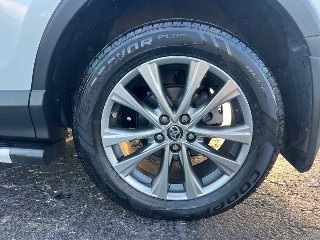TOYOTA RAV4 2017 TOYOTA RAV4 2T3DFREV8HW549428