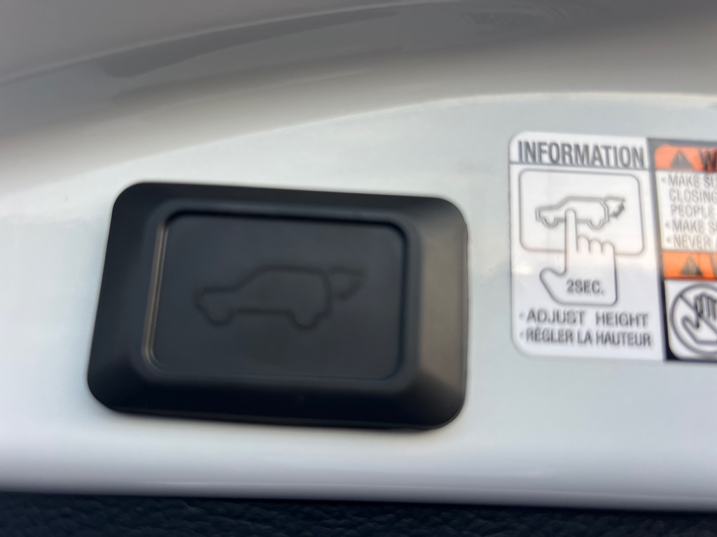 TOYOTA RAV4 2017 TOYOTA RAV4 2T3DFREV8HW549428