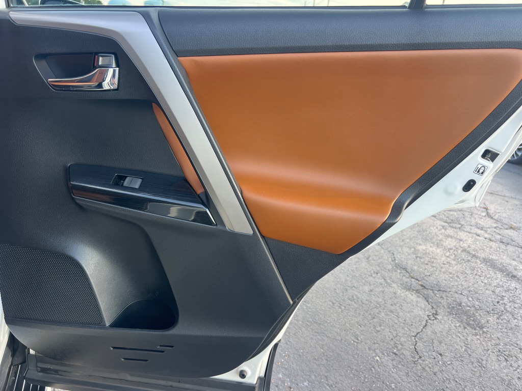 TOYOTA RAV4 2017 TOYOTA RAV4 2T3DFREV8HW549428