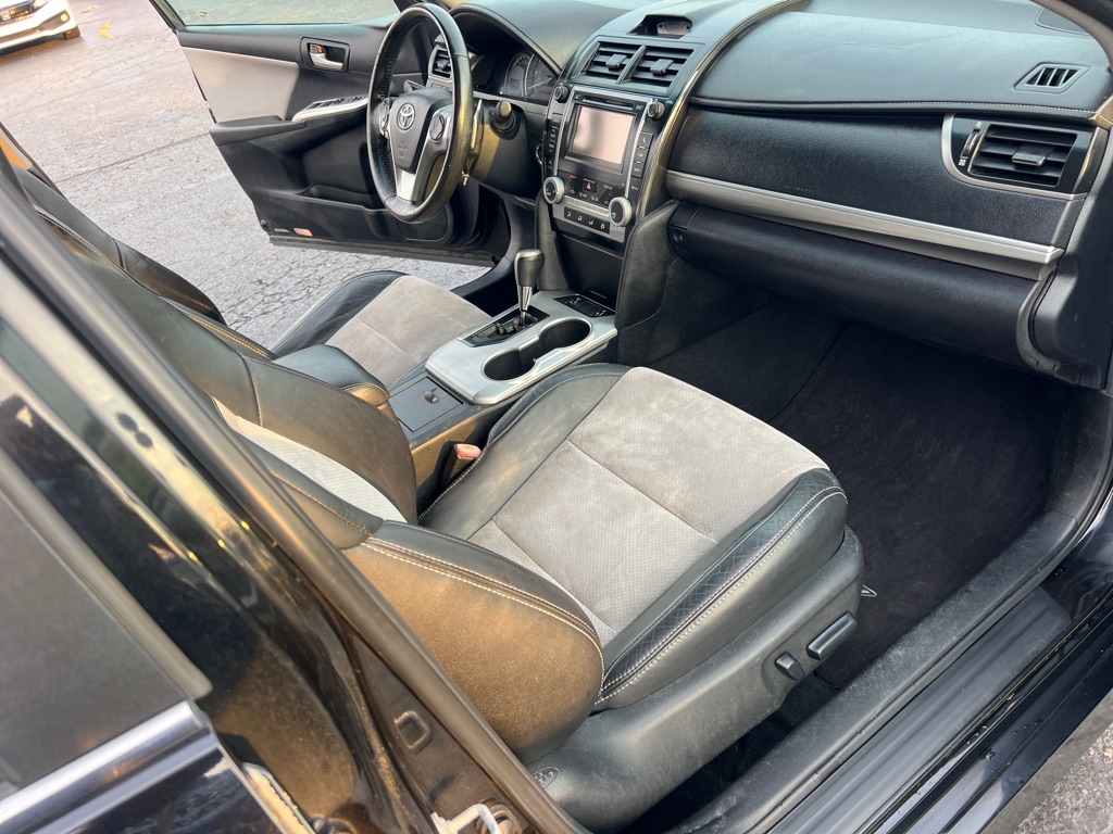 Photo 19 of this TOYOTA CAMRY