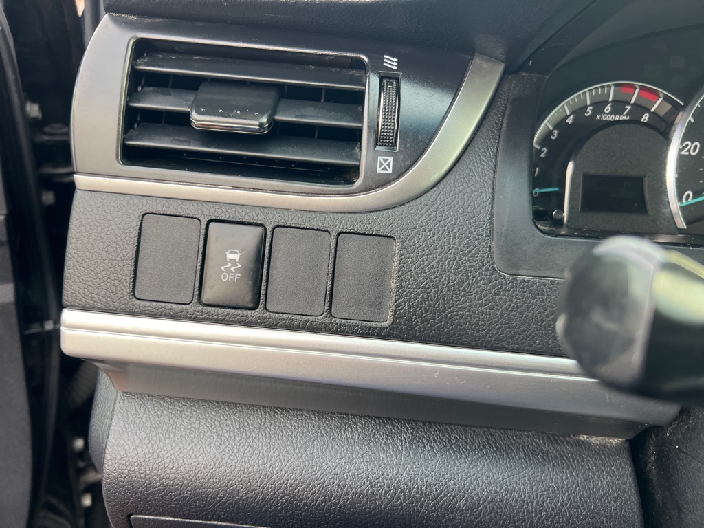 Photo 26 of this TOYOTA CAMRY