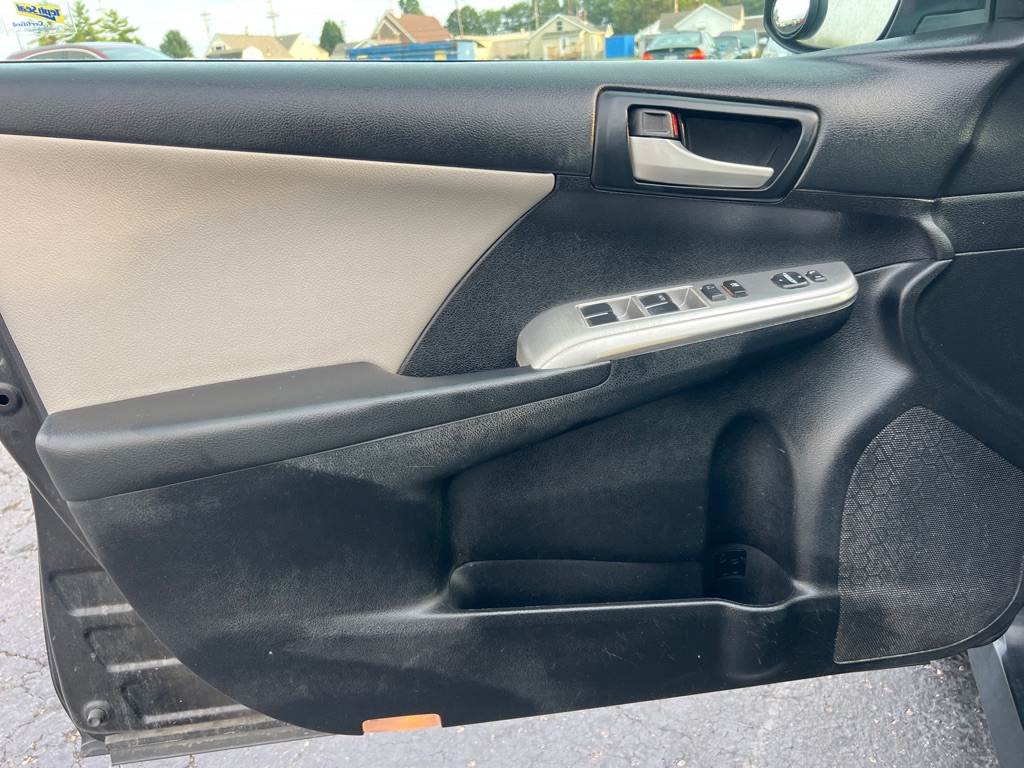 Photo 14 of this TOYOTA CAMRY