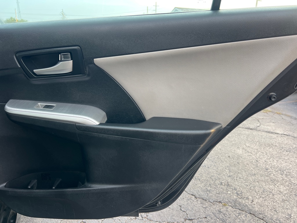Photo 16 of this TOYOTA CAMRY