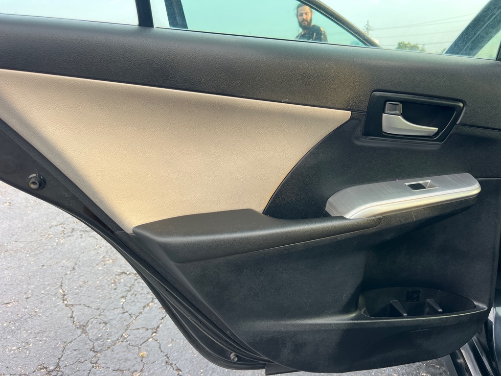 Photo 15 of this TOYOTA CAMRY
