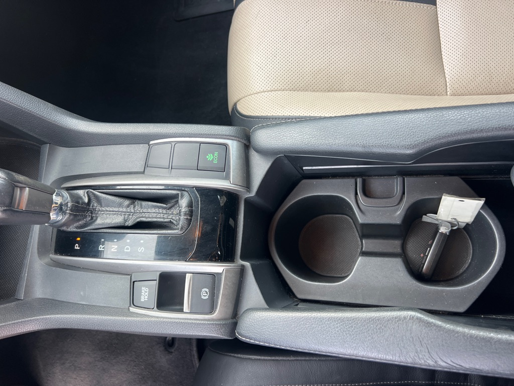 Photo 33 of this HONDA CIVIC