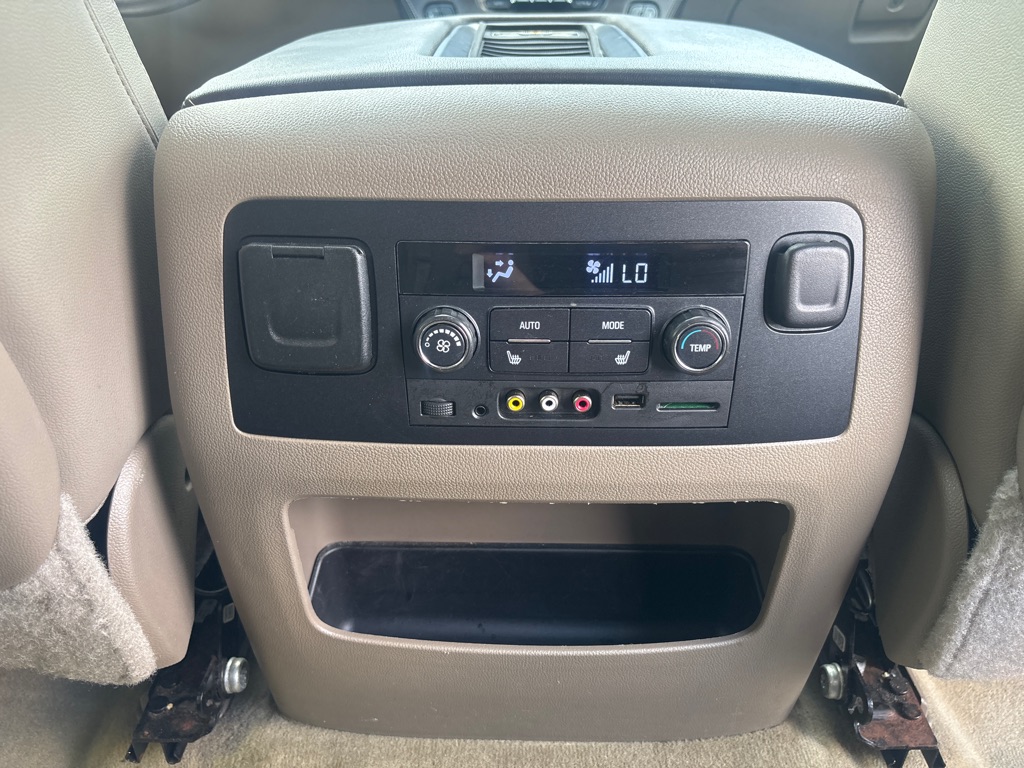 CHEVROLET SUBURBAN 2015 CHEVROLET SUBURBAN 1GNSKKKC4FR594321