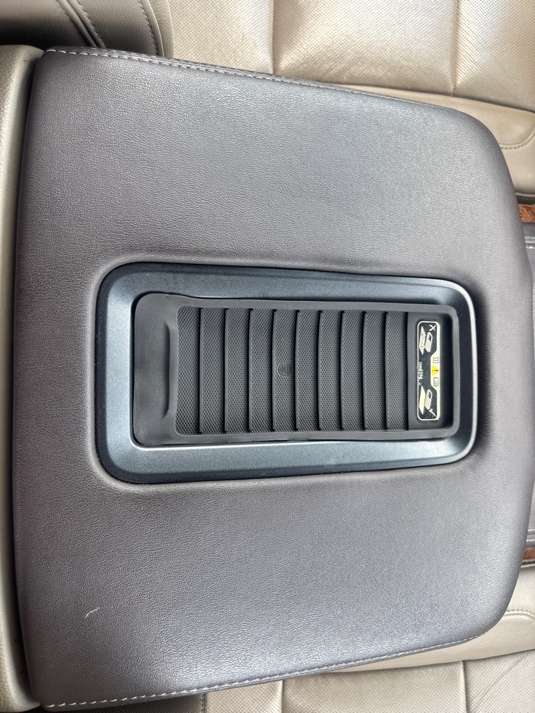 CHEVROLET SUBURBAN 2015 CHEVROLET SUBURBAN 1GNSKKKC4FR594321