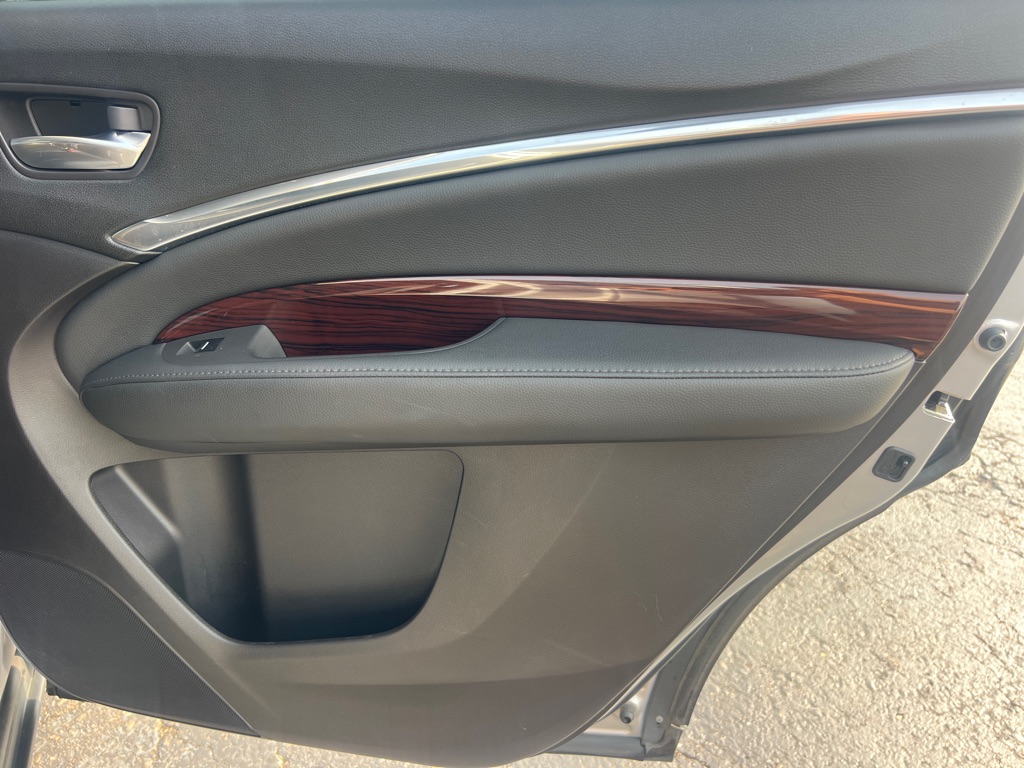 Photo 18 of this ACURA MDX