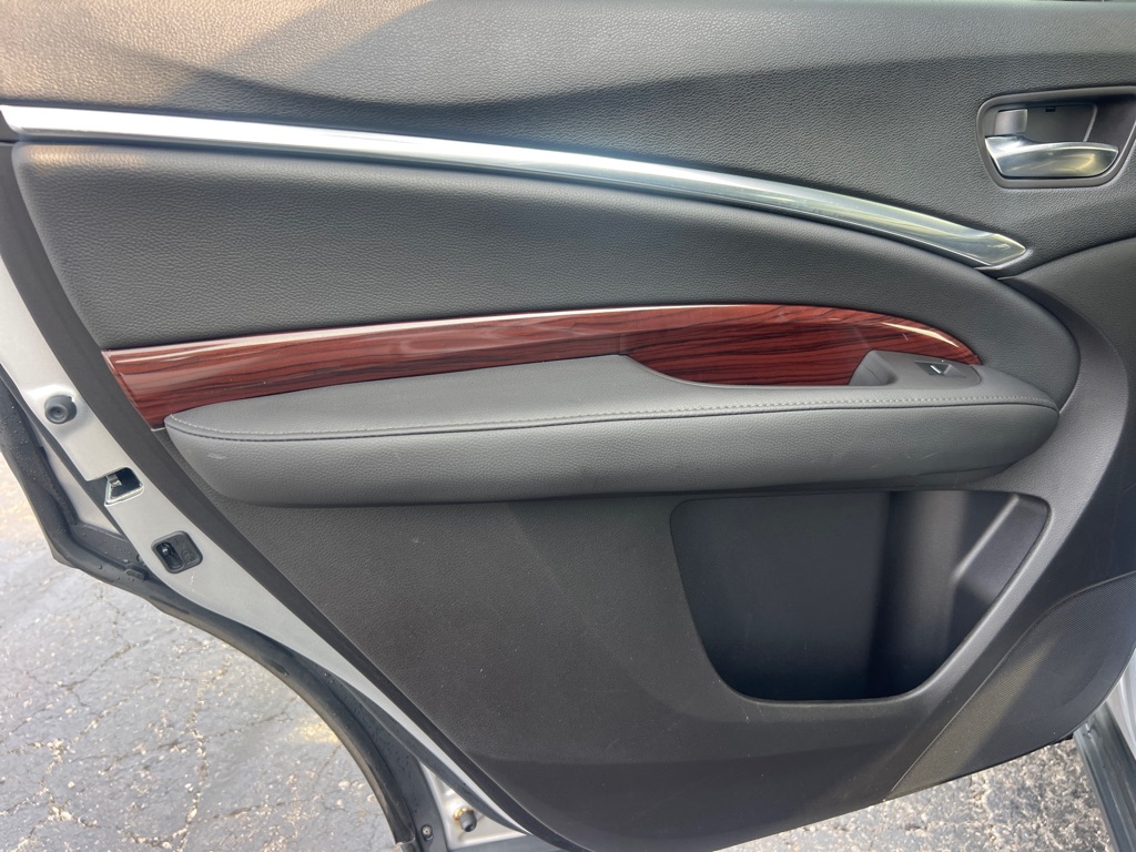 Photo 12 of this ACURA MDX