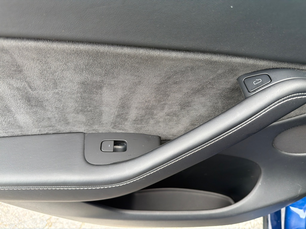 Photo 27 of this TESLA MODEL Y