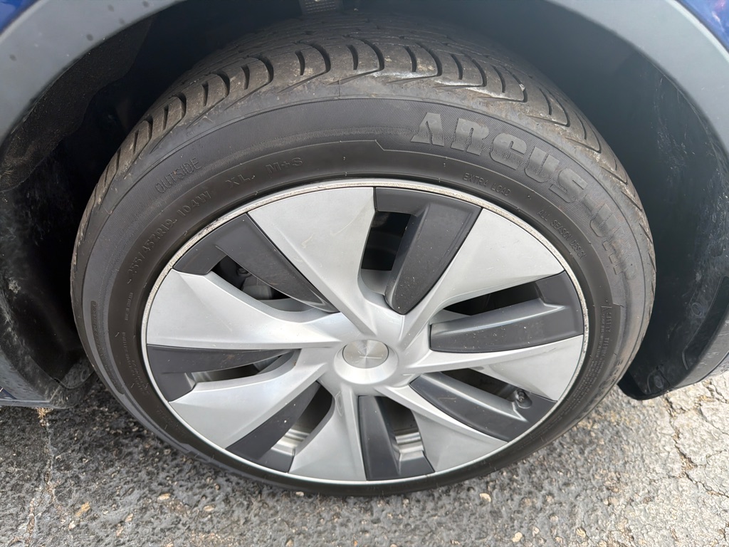 Photo 38 of this TESLA MODEL Y