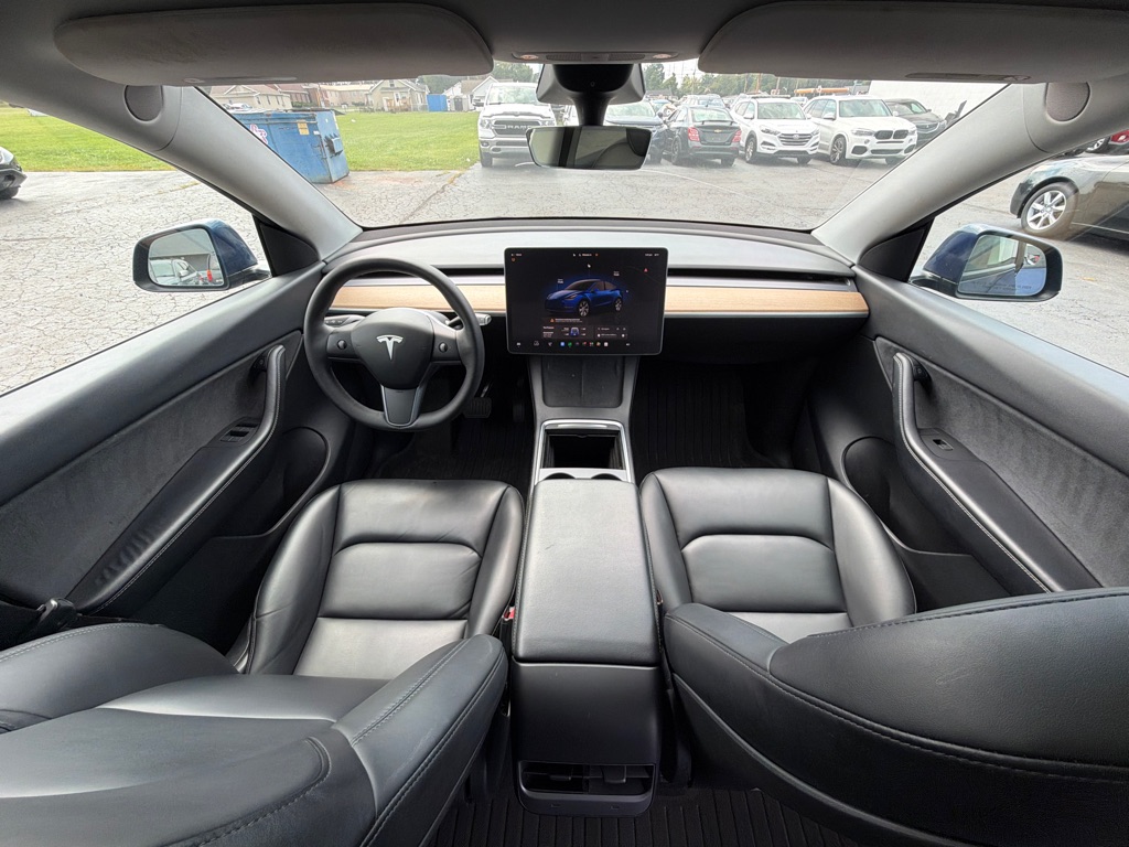 Photo 17 of this TESLA MODEL Y