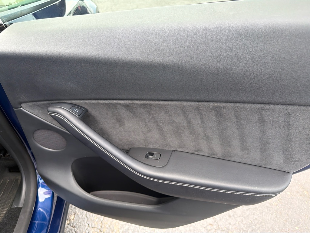 Photo 30 of this TESLA MODEL Y