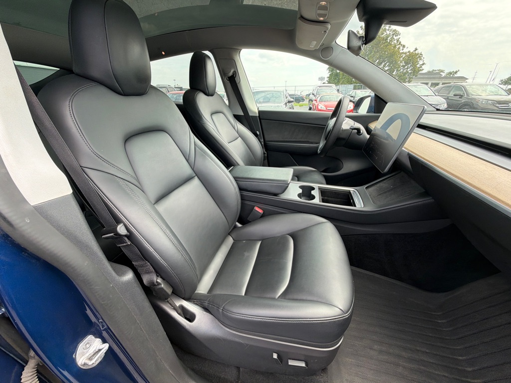 Photo 14 of this TESLA MODEL Y