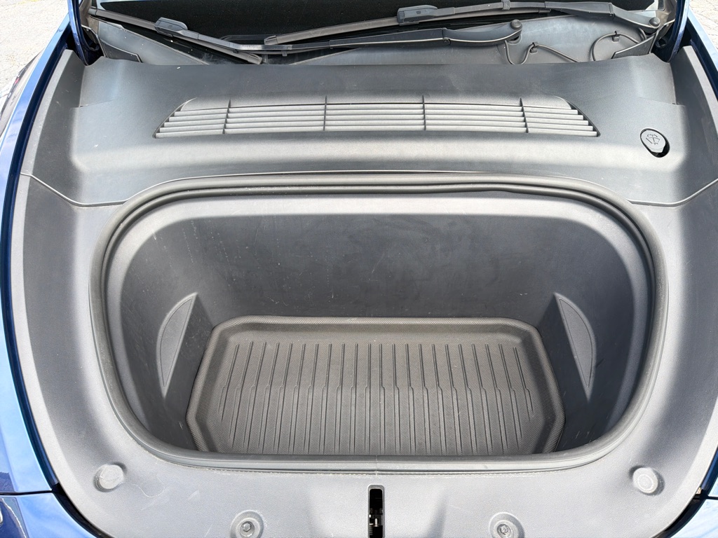 Photo 33 of this TESLA MODEL Y
