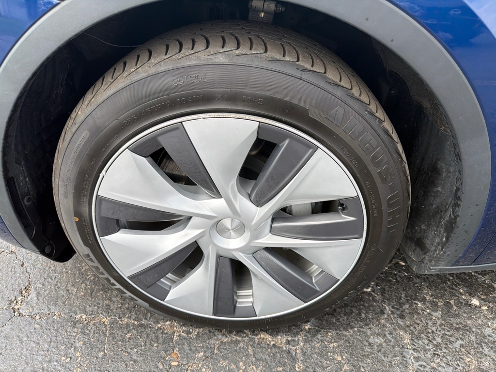 Photo 35 of this TESLA MODEL Y