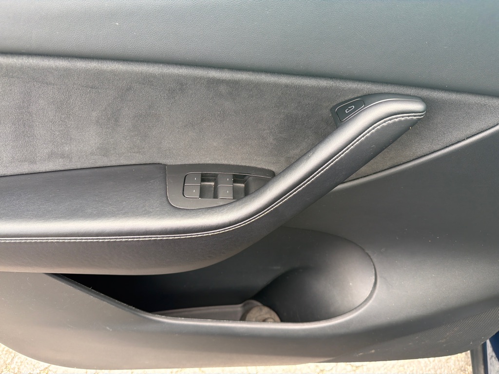 Photo 12 of this TESLA MODEL Y
