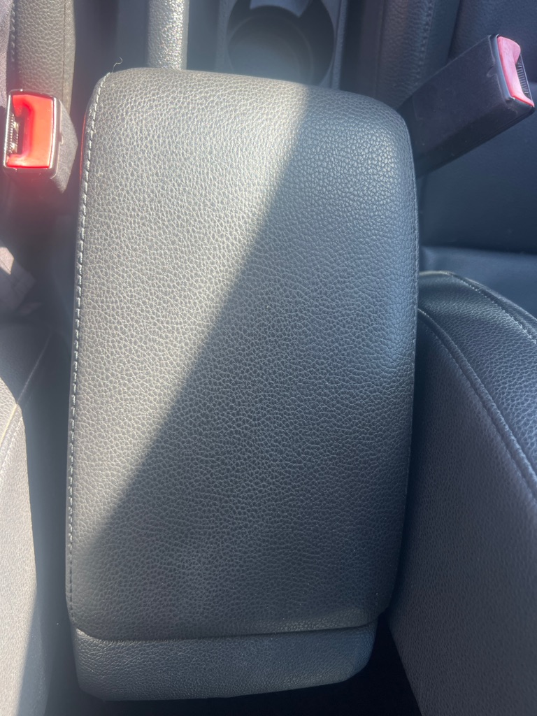Photo 30 of this VOLKSWAGEN JETTA TDI