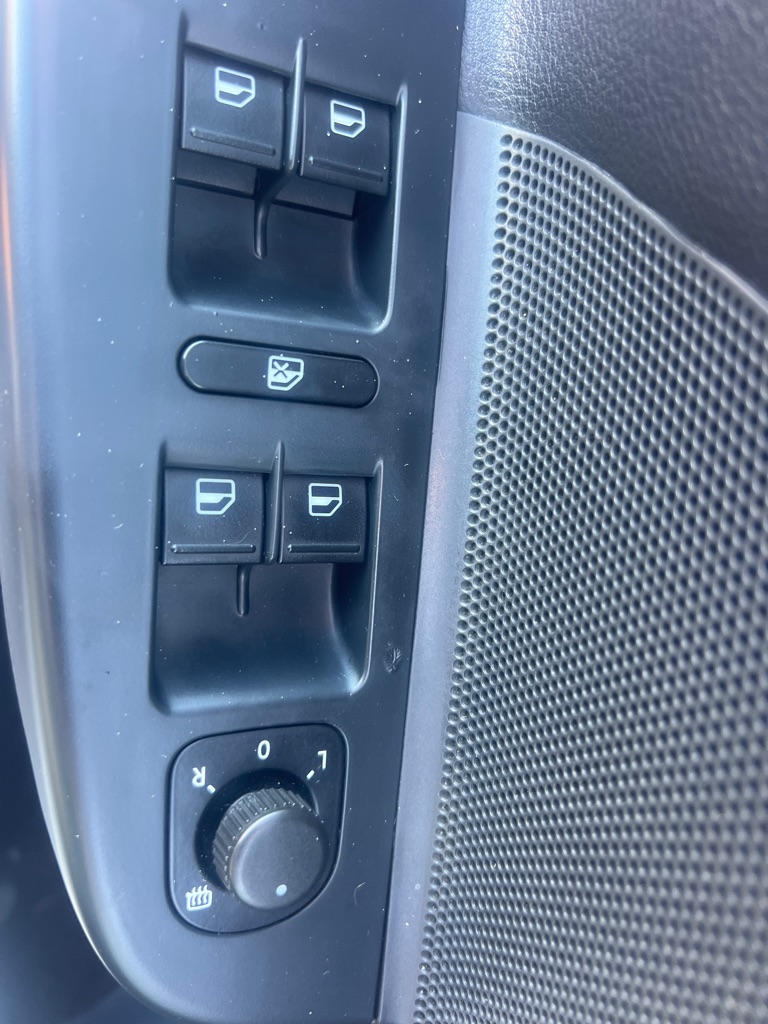 Photo 23 of this VOLKSWAGEN JETTA TDI