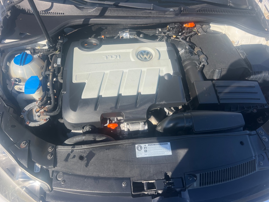 Photo 38 of this VOLKSWAGEN JETTA TDI