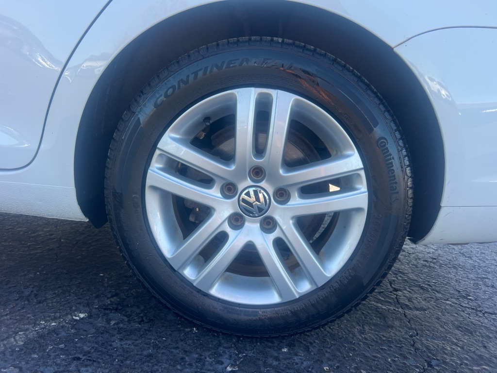 Photo 34 of this VOLKSWAGEN JETTA TDI