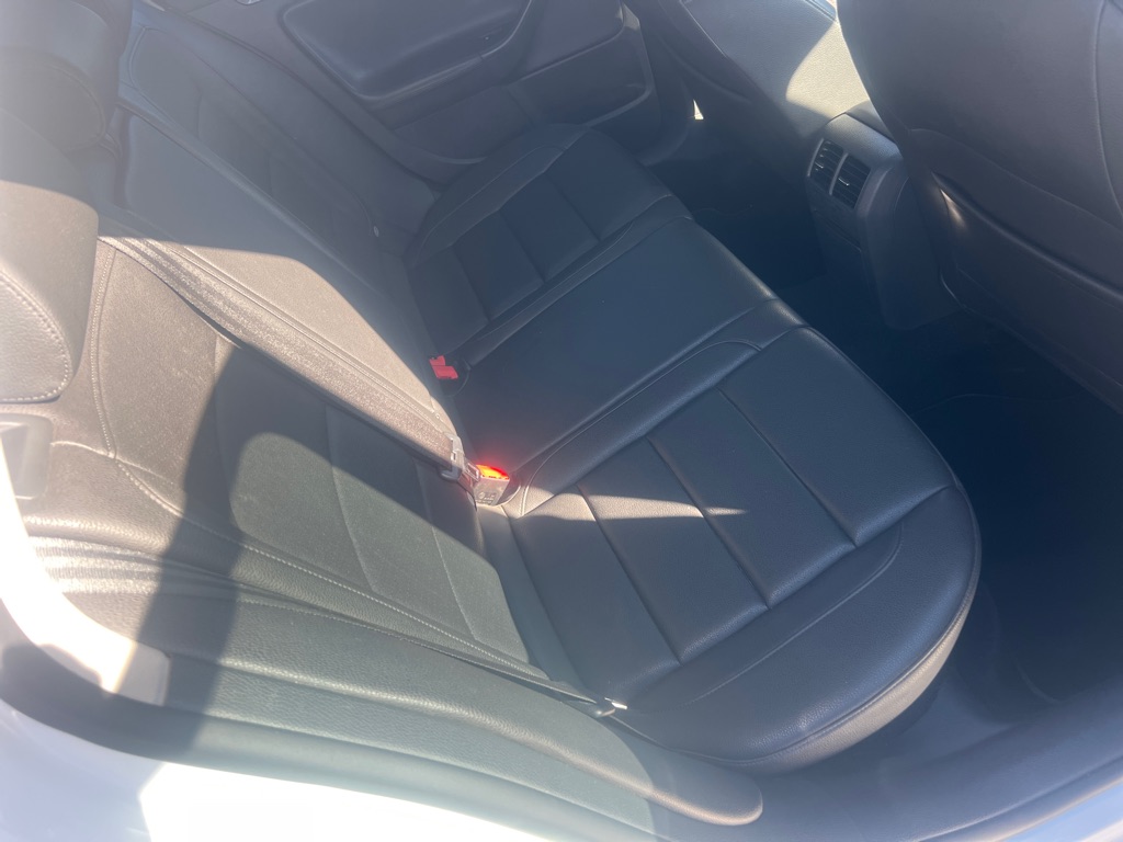 Photo 15 of this VOLKSWAGEN JETTA TDI