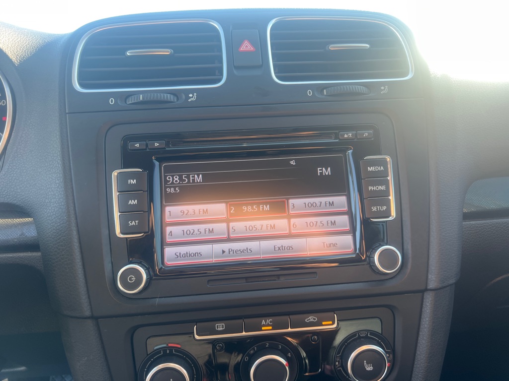 Photo 27 of this VOLKSWAGEN JETTA TDI