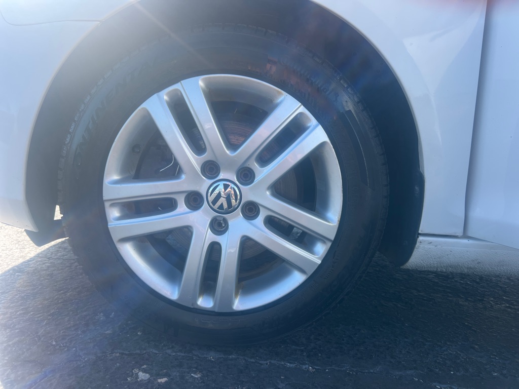 Photo 33 of this VOLKSWAGEN JETTA TDI